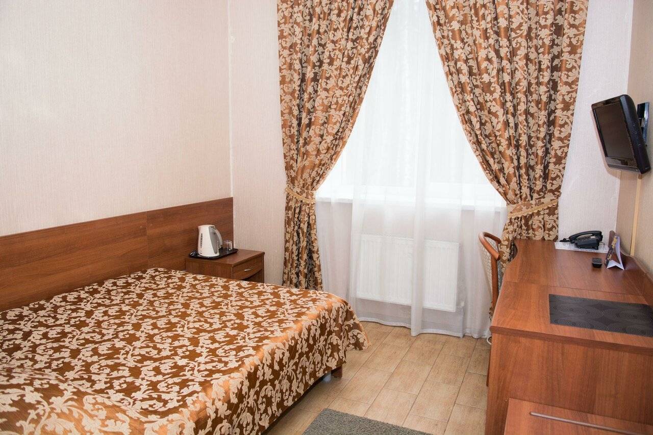 Номер стандарт с 1 двуспальной кроватью